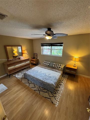 450 SE 7th St 242, Dania Beach, FL 33004