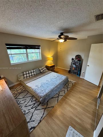 450 SE 7th St 242, Dania Beach, FL 33004