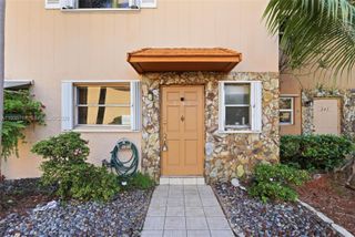 450 SE 7th St 242, Dania Beach, FL 33004