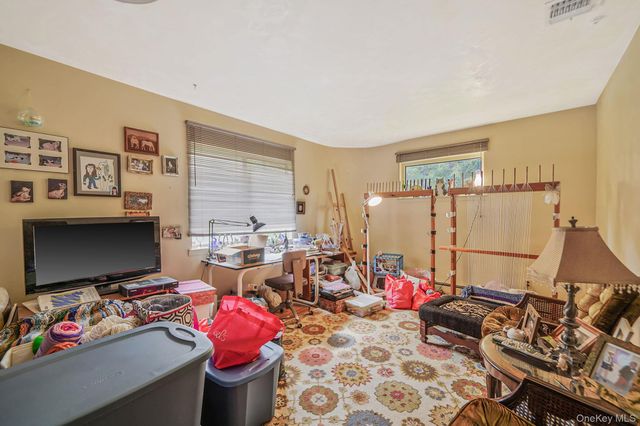 271 Bread And Cheese Hollow Road, Northport, NY 11768