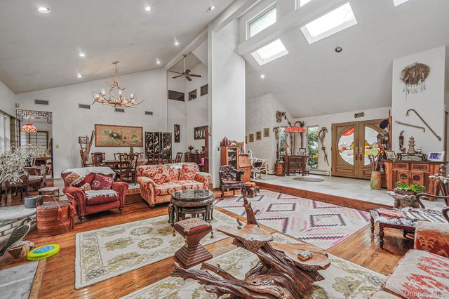 271 Bread And Cheese Hollow Road, Northport, NY 11768
