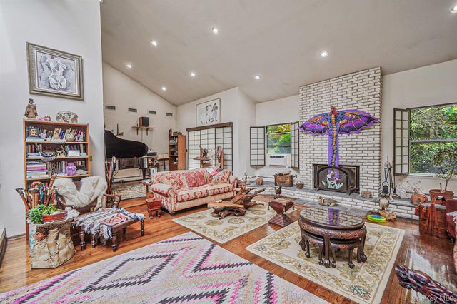 271 Bread And Cheese Hollow Road, Northport, NY 11768