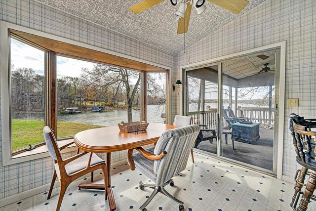 1154 Acorn DR, Moneta, VA 24121