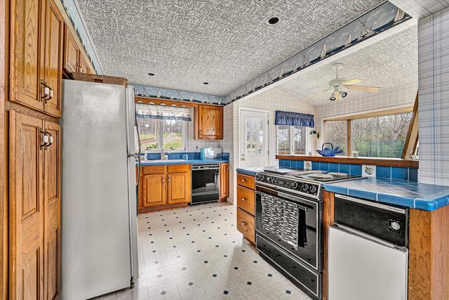 1154 Acorn DR, Moneta, VA 24121