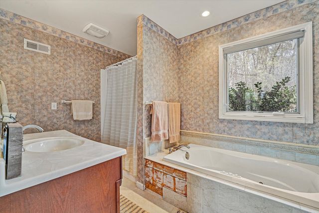 1154 Acorn DR, Moneta, VA 24121