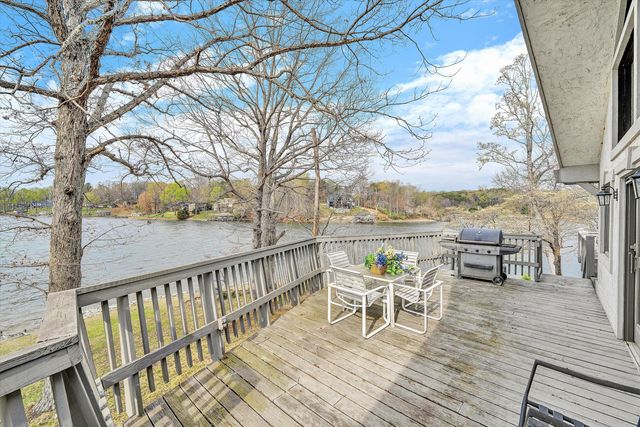 1154 Acorn DR, Moneta, VA 24121