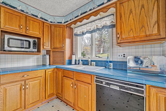 1154 Acorn DR, Moneta, VA 24121