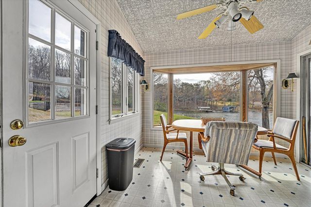 1154 Acorn DR, Moneta, VA 24121