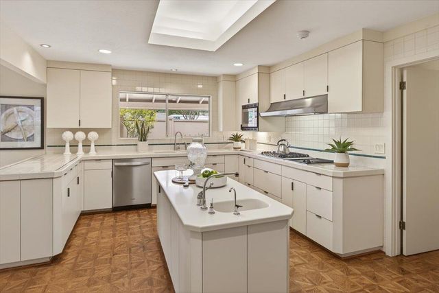 19401 San Marcos Road, Saratoga, CA 95070