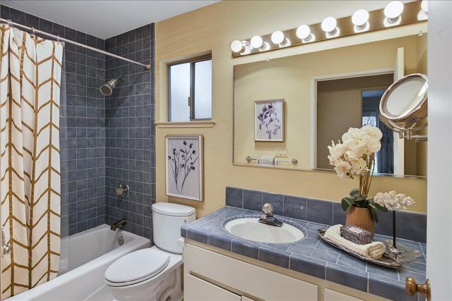 19401 San Marcos Road, Saratoga, CA 95070