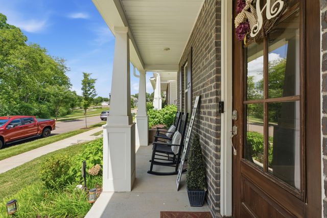 384 Hammock Ln, Spring Hill, TN 37174