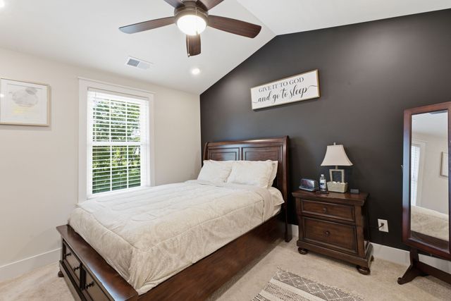 384 Hammock Ln, Spring Hill, TN 37174