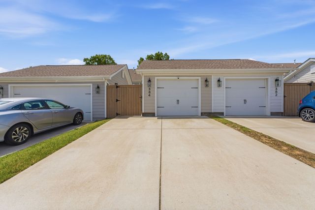 384 Hammock Ln, Spring Hill, TN 37174