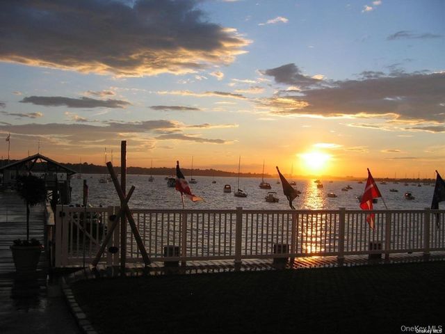 5 Carlton Avenue, Port Washington, NY 11050