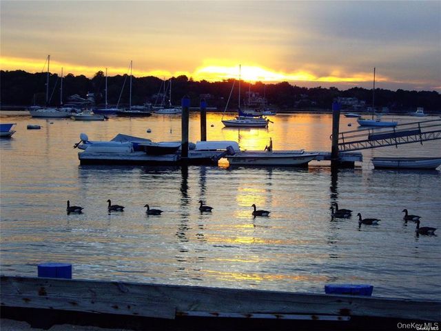 5 Carlton Avenue, Port Washington, NY 11050