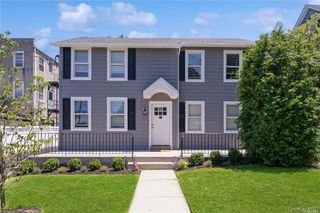 5 Carlton Avenue, Port Washington, NY 11050