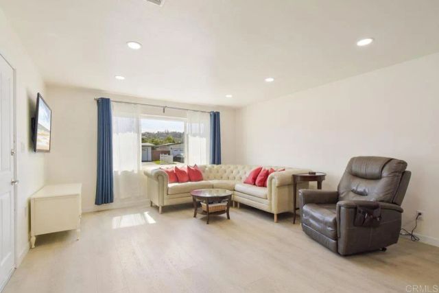 228 Joyce St, El Cajon, CA 92020