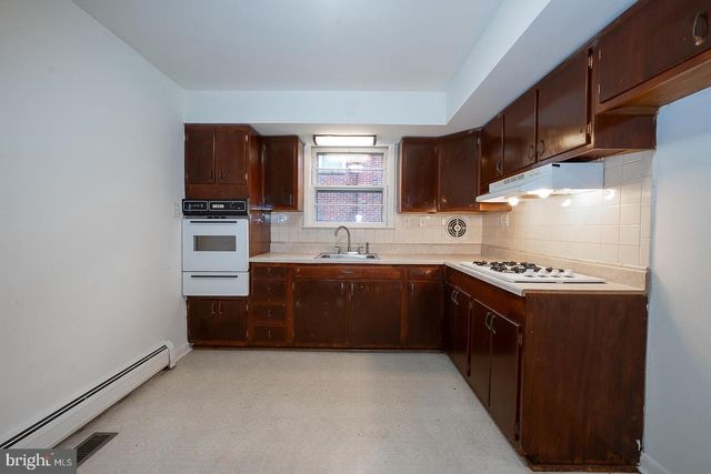 916 FAUNCE ST, Philadelphia, PA 19111