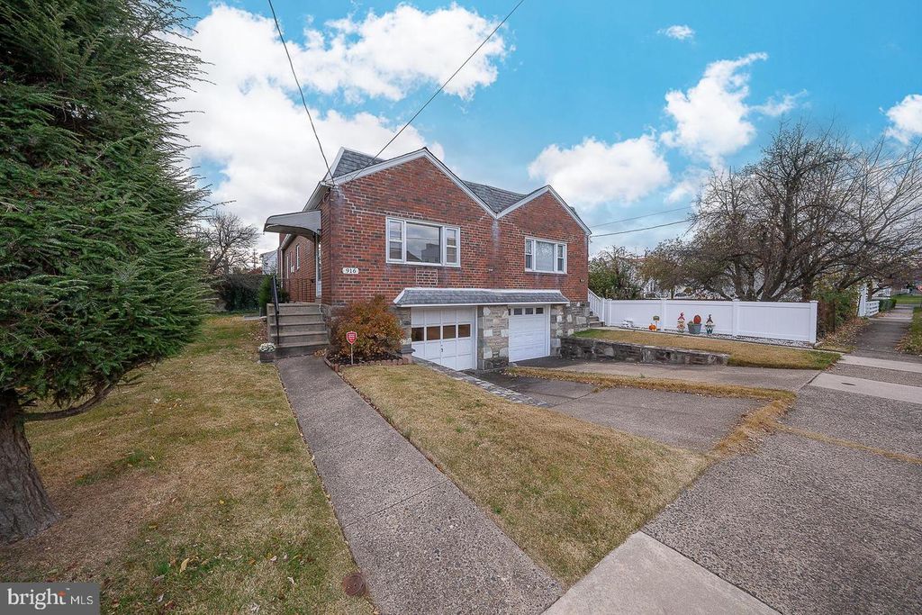 916 FAUNCE ST, Philadelphia, PA 19111