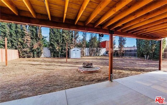 7716 Owensmouth Avenue, Canoga Park, CA 91304