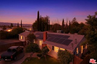 7716 Owensmouth Avenue, Canoga Park, CA 91304