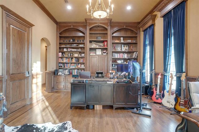 6805 Laurel Valley Drive, Fort Worth, TX 76132