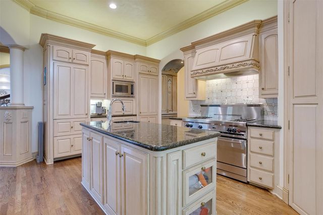 6805 Laurel Valley Drive, Fort Worth, TX 76132