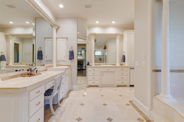 6805 Laurel Valley Drive, Fort Worth, TX 76132