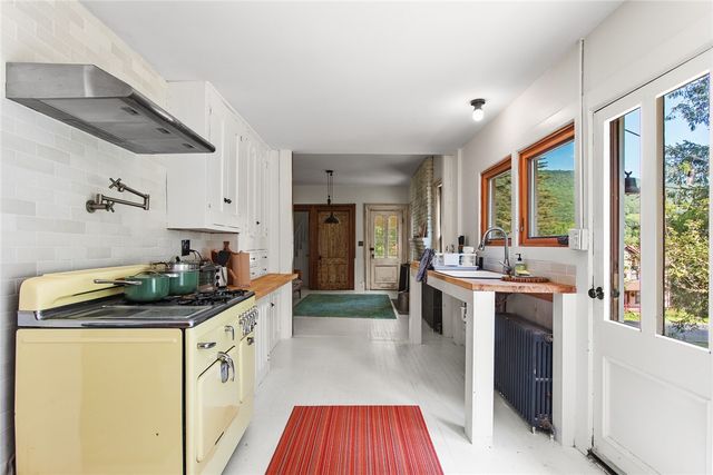 5157 County Route 6, Middletown, NY 12459