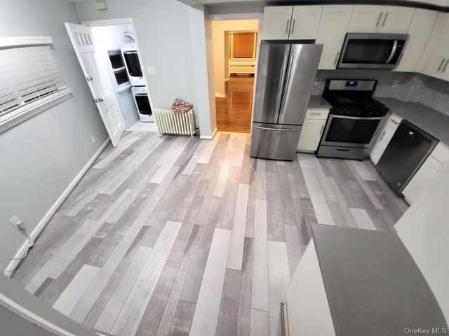 14 Chestnut Street, Lynbrook, NY 11563