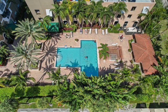 616 Clearwater Park Road 1103, West Palm Beach, FL 33401