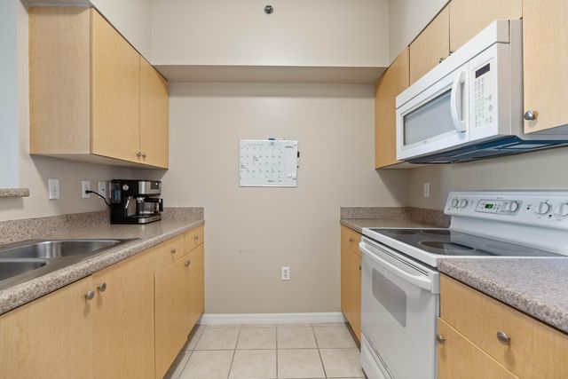 616 Clearwater Park Road 1103, West Palm Beach, FL 33401
