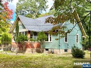 440 Cedar Lane, River Vale, NJ 07675
