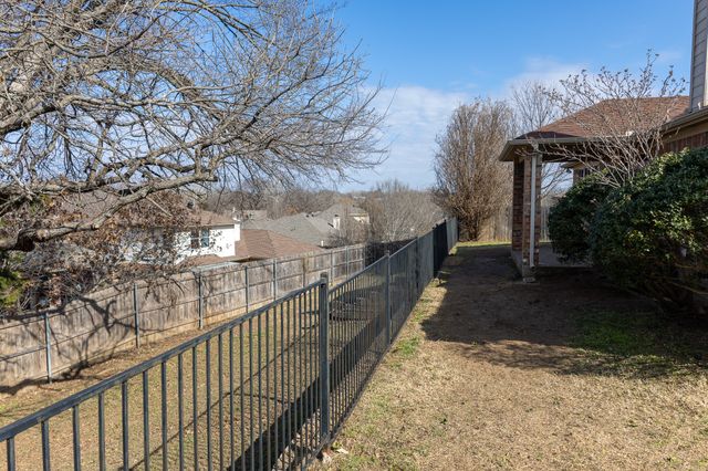 2222 Creek Side Drive, Weatherford, TX 76087