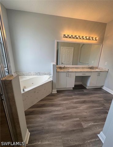 7614 Bristol CIR, Naples, FL 34120
