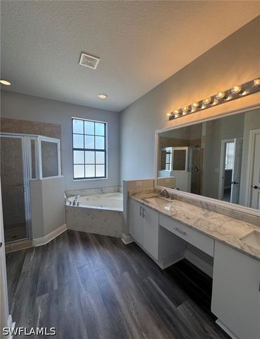 7614 Bristol CIR, Naples, FL 34120