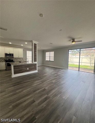 7614 Bristol CIR, Naples, FL 34120