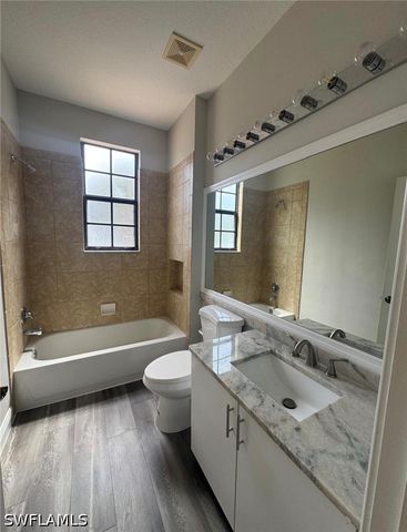 7614 Bristol CIR, Naples, FL 34120