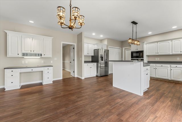 302 County Road 2650 N, Mahomet, IL 61853