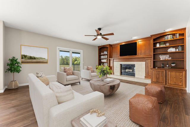 302 County Road 2650 N, Mahomet, IL 61853