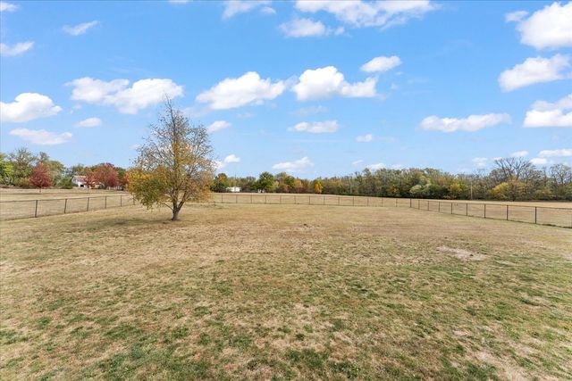 302 County Road 2650 N, Mahomet, IL 61853