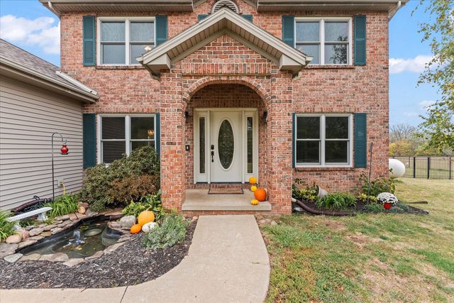 302 County Road 2650 N, Mahomet, IL 61853