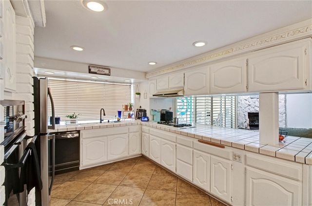 16410 Wintun, Apple Valley, CA 92307