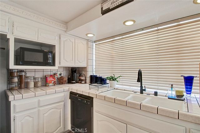16410 Wintun, Apple Valley, CA 92307