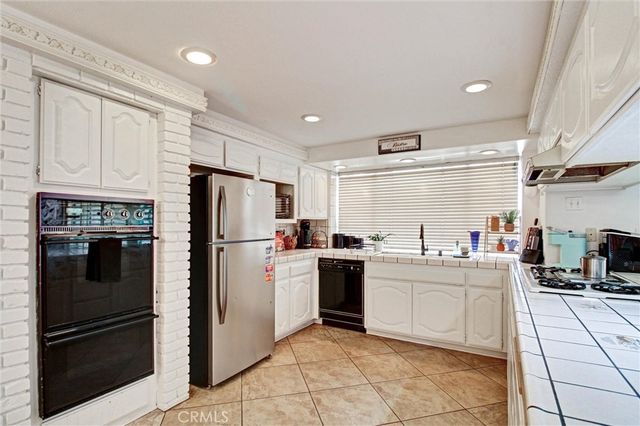 16410 Wintun, Apple Valley, CA 92307