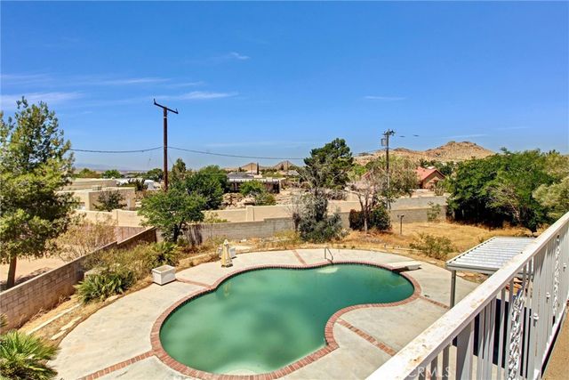 16410 Wintun, Apple Valley, CA 92307