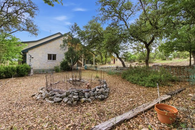292 Phillip Dr, Pipe Creek, TX 78063