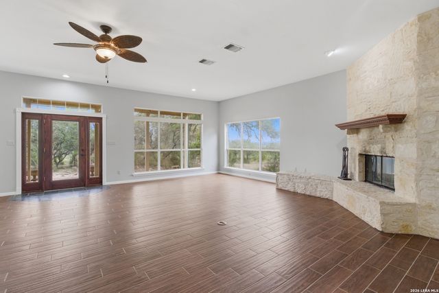 292 Phillip Dr, Pipe Creek, TX 78063