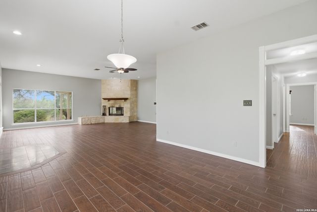 292 Phillip Dr, Pipe Creek, TX 78063