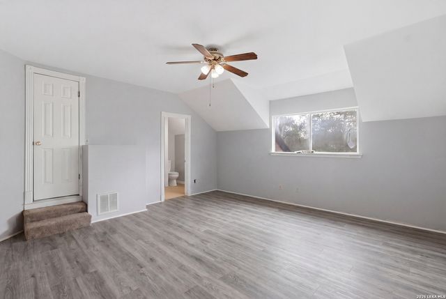 292 Phillip Dr, Pipe Creek, TX 78063